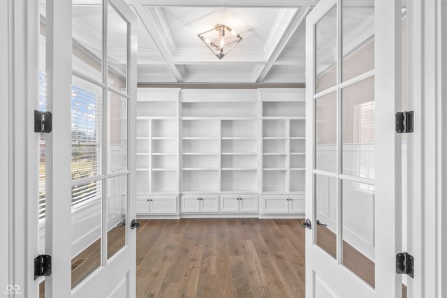 6582 W Deerfield Drive, Zionsville, IN 46077