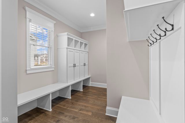 6582 W Deerfield Drive, Zionsville, IN 46077