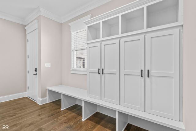 6582 W Deerfield Drive, Zionsville, IN 46077