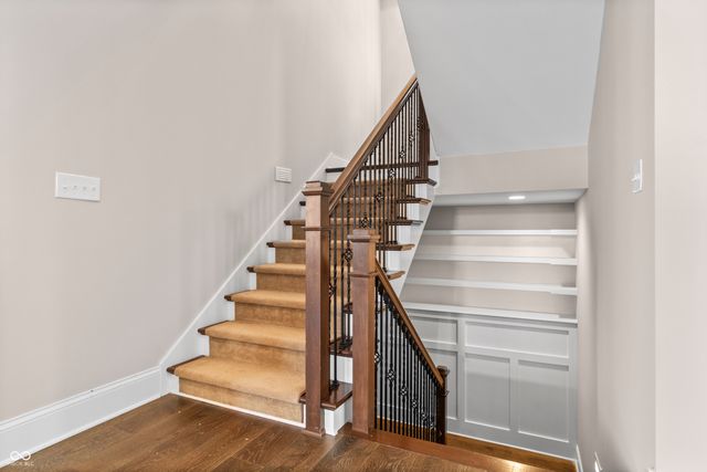 6582 W Deerfield Drive, Zionsville, IN 46077