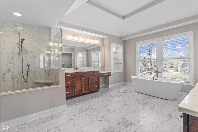 6582 W Deerfield Drive, Zionsville, IN 46077