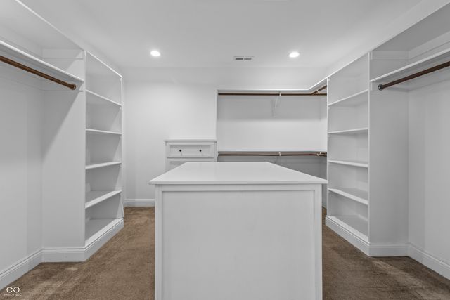 6582 W Deerfield Drive, Zionsville, IN 46077