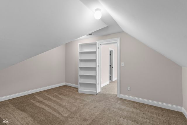 6582 W Deerfield Drive, Zionsville, IN 46077