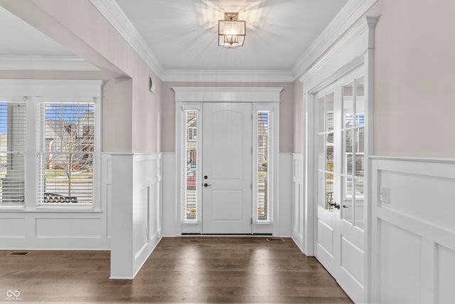 6582 W Deerfield Drive, Zionsville, IN 46077