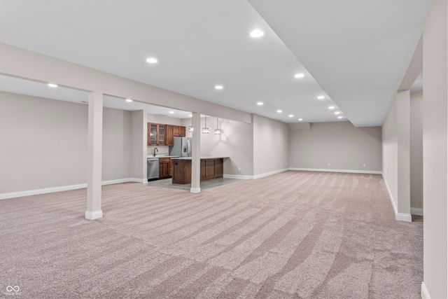 6582 W Deerfield Drive, Zionsville, IN 46077