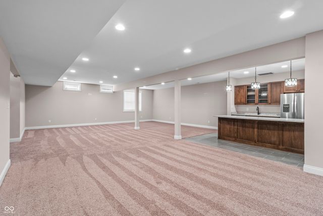 6582 W Deerfield Drive, Zionsville, IN 46077