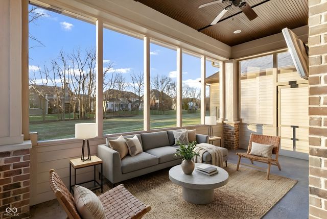 6582 W Deerfield Drive, Zionsville, IN 46077