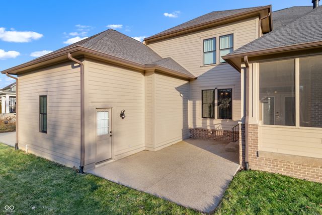 6582 W Deerfield Drive, Zionsville, IN 46077