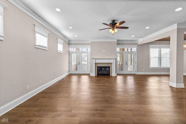 6582 W Deerfield Drive, Zionsville, IN 46077