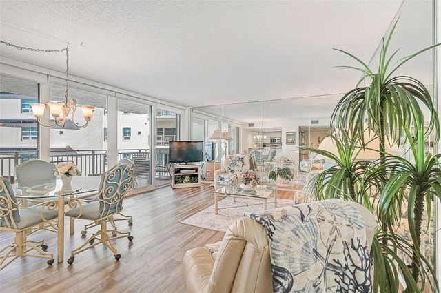 6518 MIDNIGHT PASS ROAD 310, Sarasota, FL 34242