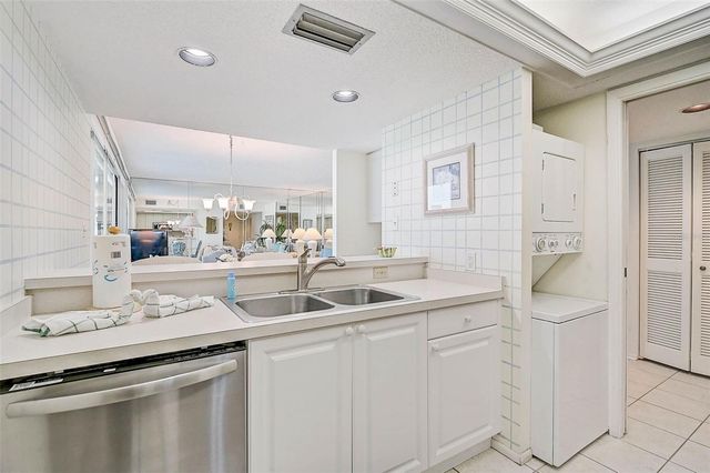 6518 MIDNIGHT PASS ROAD 310, Sarasota, FL 34242