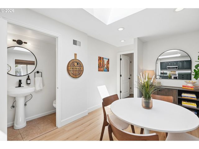 4135 Sw PARKVIEW Ave, Portland, OR 97225