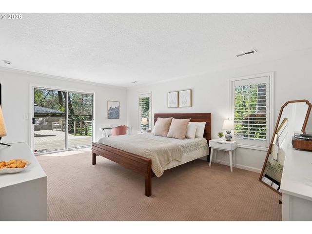 4135 Sw PARKVIEW Ave, Portland, OR 97225