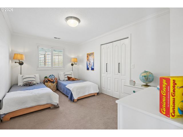 4135 Sw PARKVIEW Ave, Portland, OR 97225