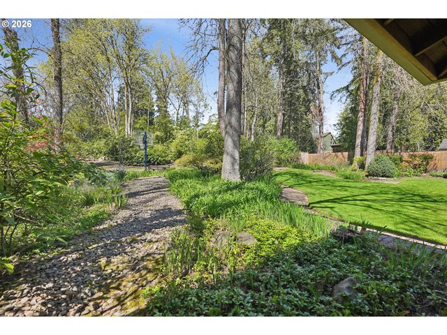 4135 Sw PARKVIEW Ave, Portland, OR 97225