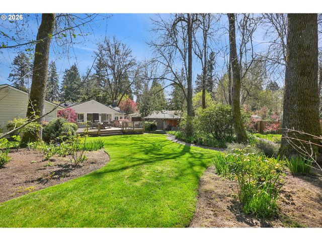4135 Sw PARKVIEW Ave, Portland, OR 97225