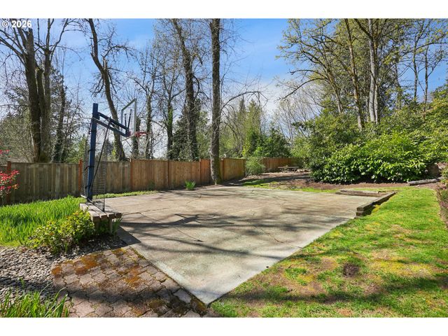 4135 Sw PARKVIEW Ave, Portland, OR 97225