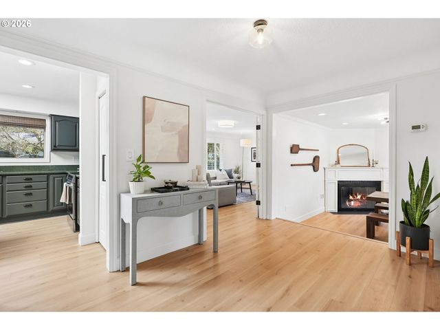 4135 Sw PARKVIEW Ave, Portland, OR 97225