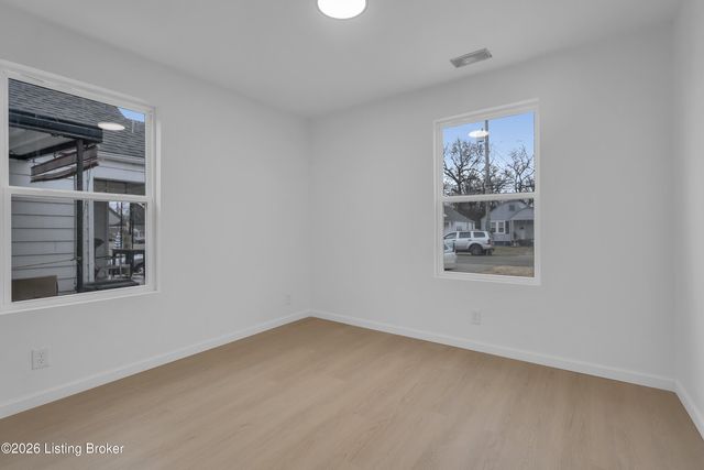 625 Inverness Ave, Louisville, KY 40214