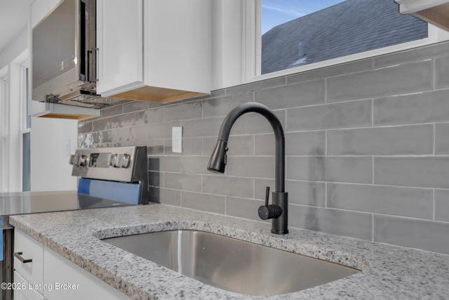 625 Inverness Ave, Louisville, KY 40214