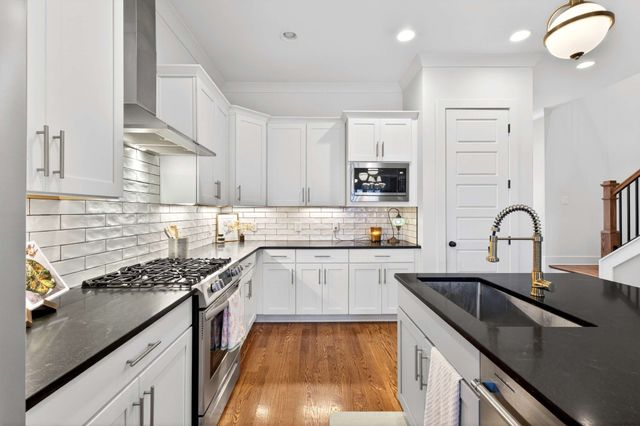 557B Stevenson St, Nashville, TN 37209