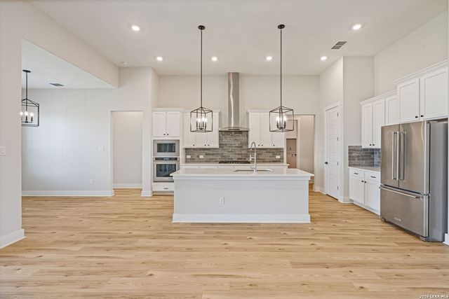 257 Lawrence Drive, Castroville, TX 78009