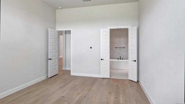 291 Bobs Cove, Castroville, TX 78009