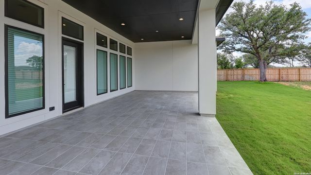 291 Bobs Cove, Castroville, TX 78009
