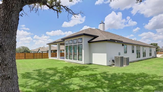 291 Bobs Cove, Castroville, TX 78009