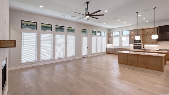 291 Bobs Cove, Castroville, TX 78009