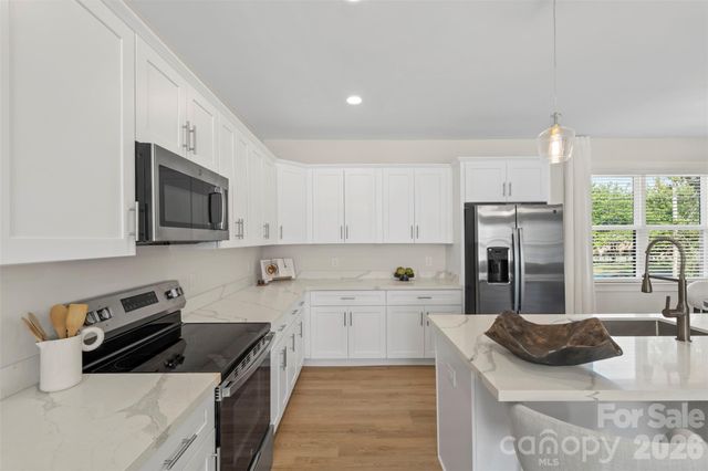 2107 Bombay Way, Charlotte, NC 28208