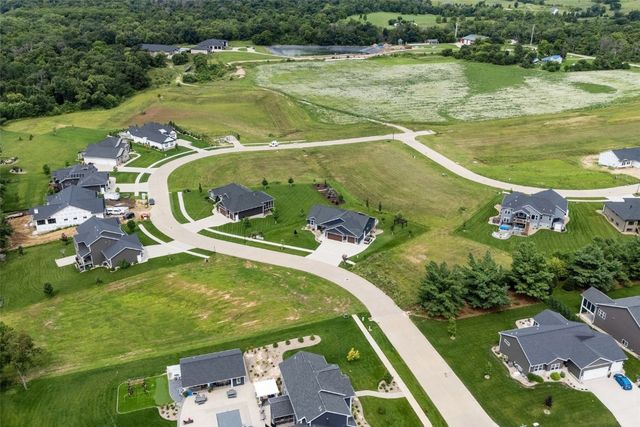 3534 Reed Road, Hiawatha, IA 52233