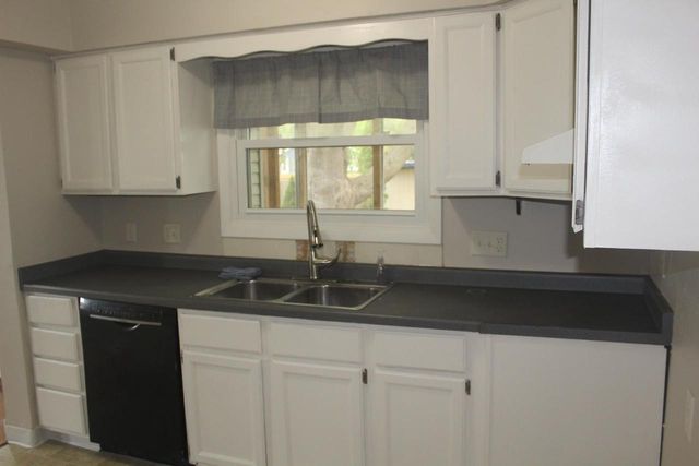 1001 Eisenhower Avenue, Janesville, WI 53545