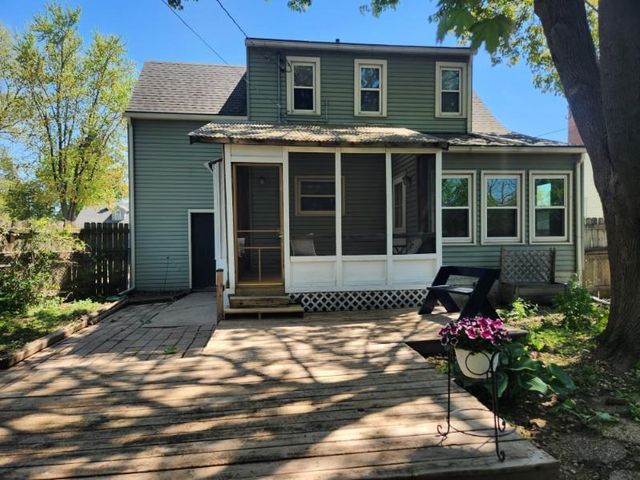 1001 Eisenhower Avenue, Janesville, WI 53545