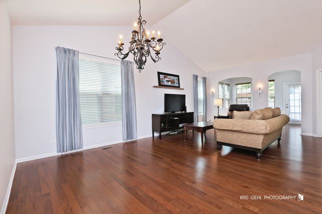 1114 Barkston Lane, Aurora, IL 60502
