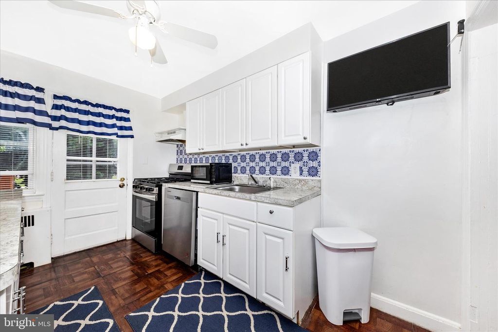 Image 15 of property listing at 7027 PLYMOUTH RD, Pikesville, MD 21208