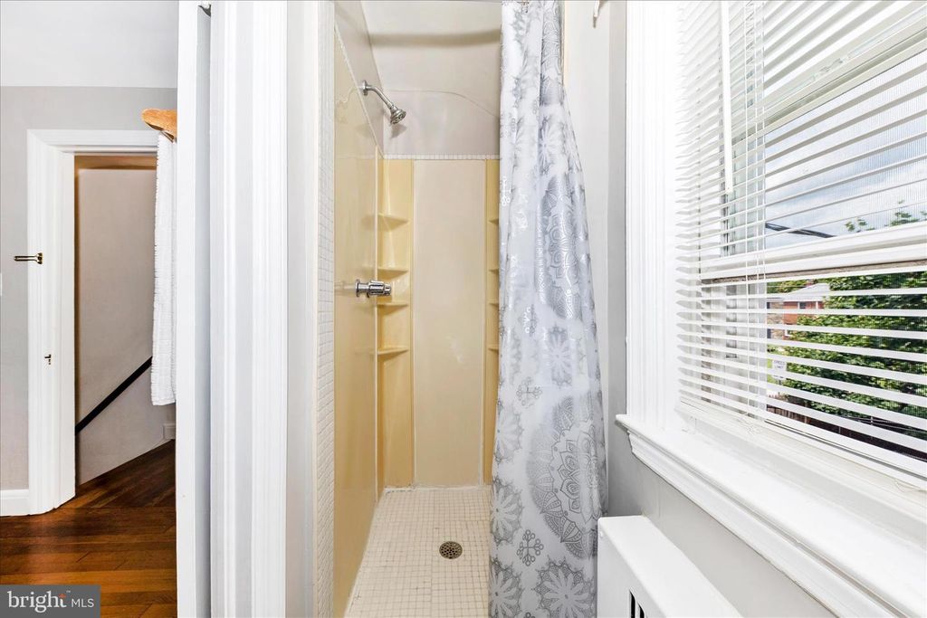 Image 23 of property listing at 7027 PLYMOUTH RD, Pikesville, MD 21208