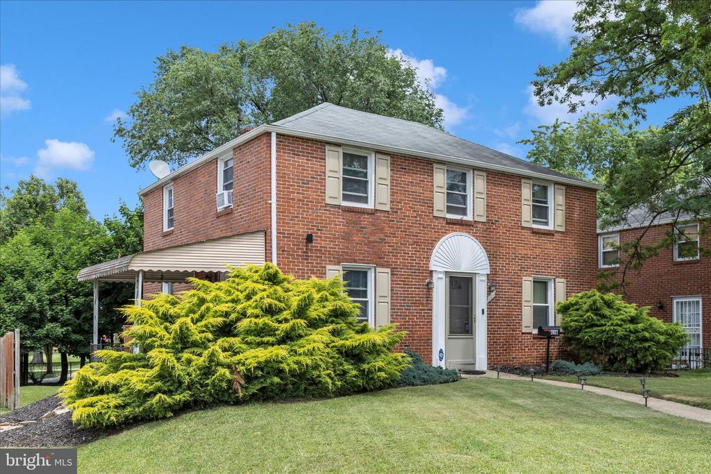Image 3 of property listing at 7027 PLYMOUTH RD, Pikesville, MD 21208