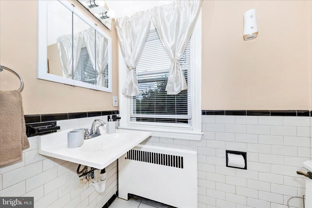 Image 30 of property listing at 7027 PLYMOUTH RD, Pikesville, MD 21208