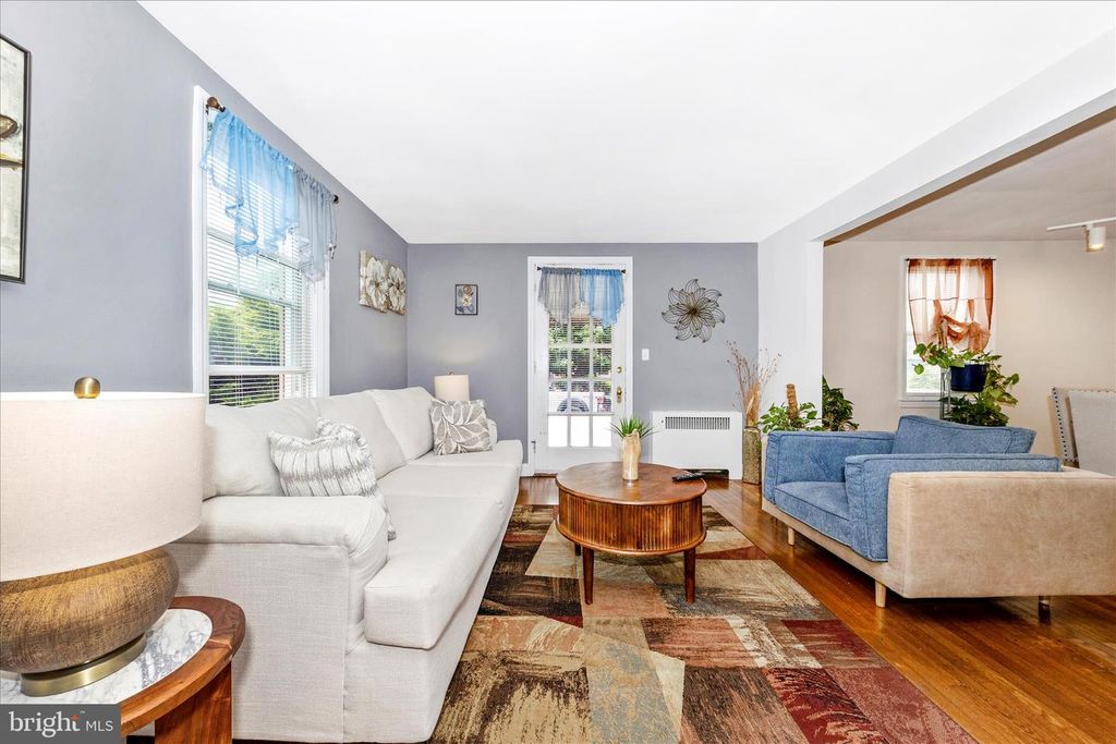 Image 6 of property listing at 7027 PLYMOUTH RD, Pikesville, MD 21208