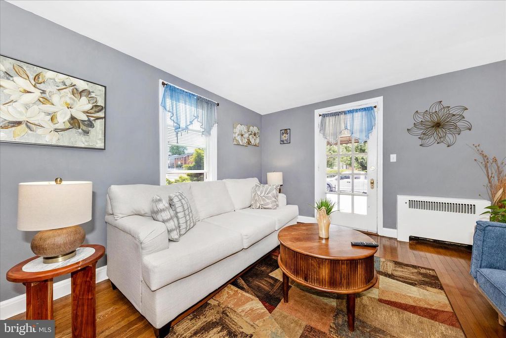 Image 7 of property listing at 7027 PLYMOUTH RD, Pikesville, MD 21208