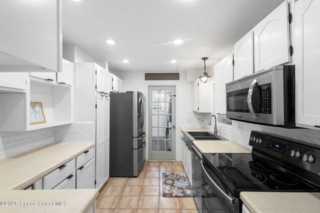 727 Clarke Avenue, Melbourne, FL 32935