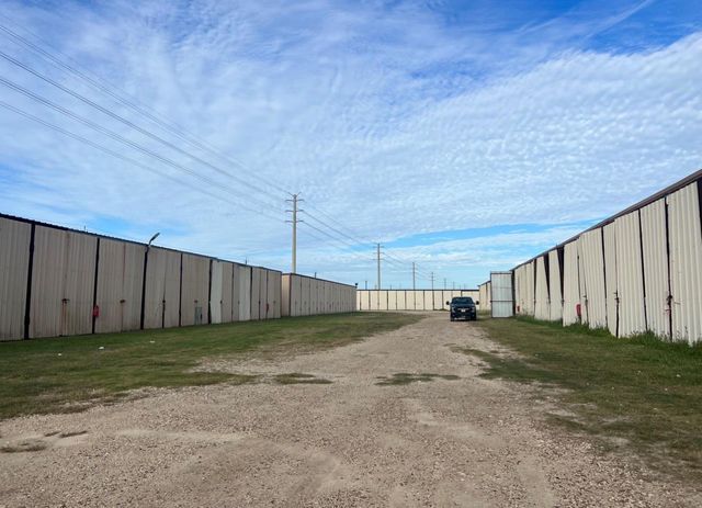 3320 E Highway 332, Freeport, TX 77541