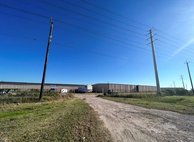 3320 E Highway 332, Freeport, TX 77541