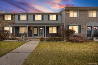 38113 Lordstown Drive 43, Sterling Heights, MI 48312