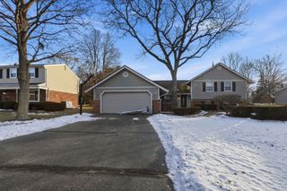 2957 Armstrong Drive, Lake Orion, MI 48360