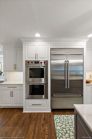 586 Fairfax Street, Birmingham, MI 48009