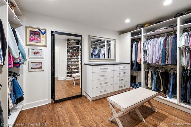 586 Fairfax Street, Birmingham, MI 48009