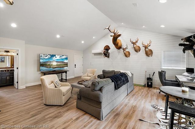 586 Fairfax Street, Birmingham, MI 48009