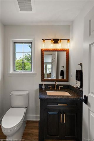 586 Fairfax Street, Birmingham, MI 48009